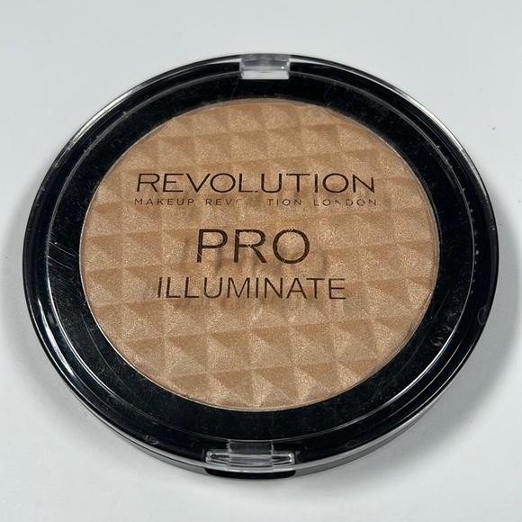 REVOLUTION Makeup Revolution London Pro Illuminate Highlighter - 15g - Picture 1 of 2